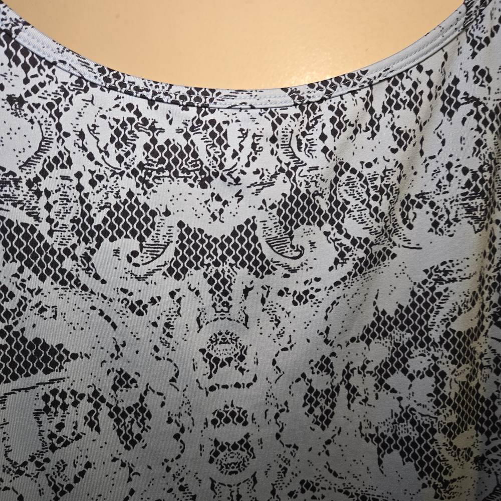 Lane Bryant Blue and Black Patterned Camisole‎ Size 18/20 - Picture 3 of 5